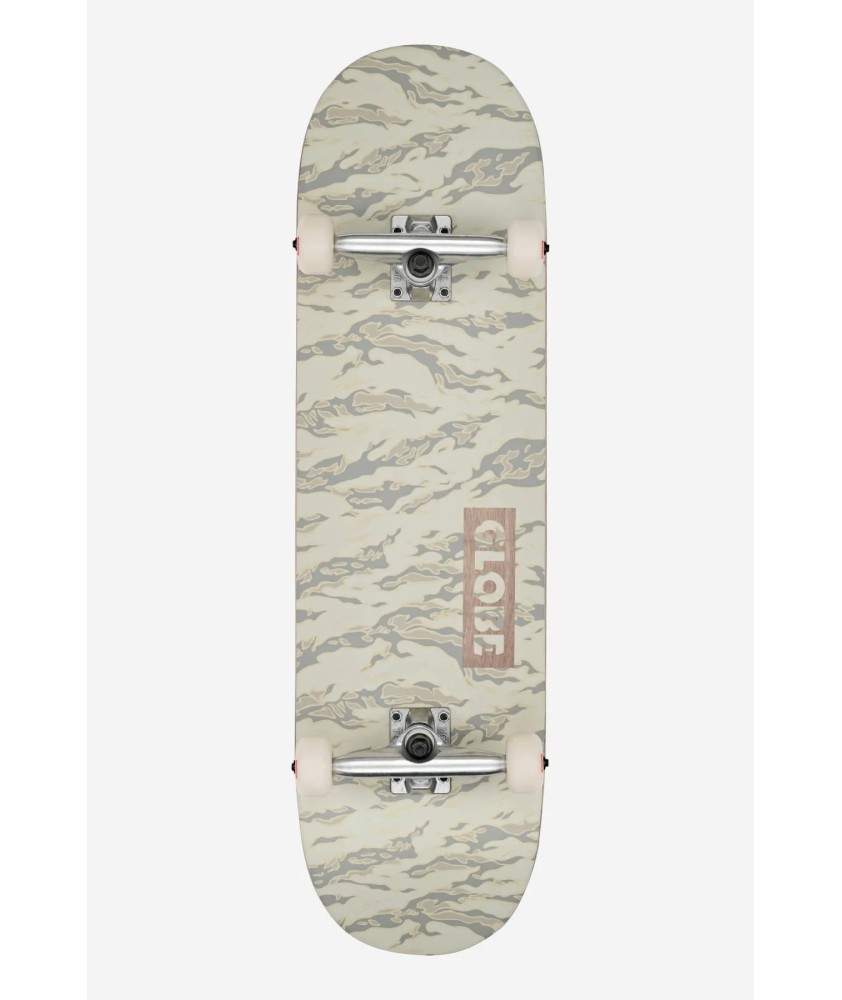 Globe Goodstock 8.75 Vintage White Camo skateboard